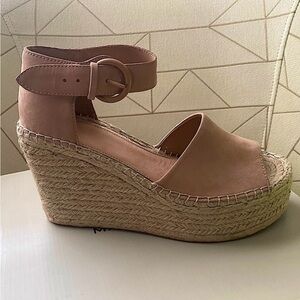 BRAND NEW, NEVER WORN MARC FISHER SANDALS! NWT!!